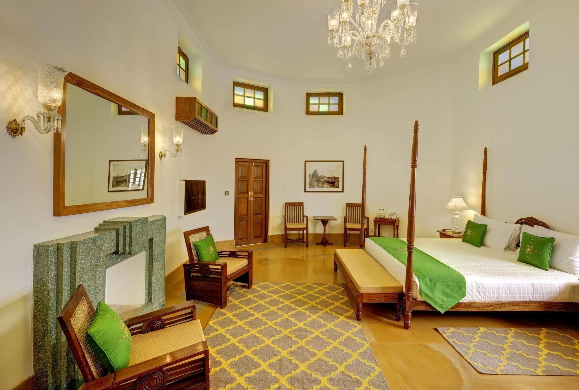Saraca Hotel Лакхнау Екстер'єр фото