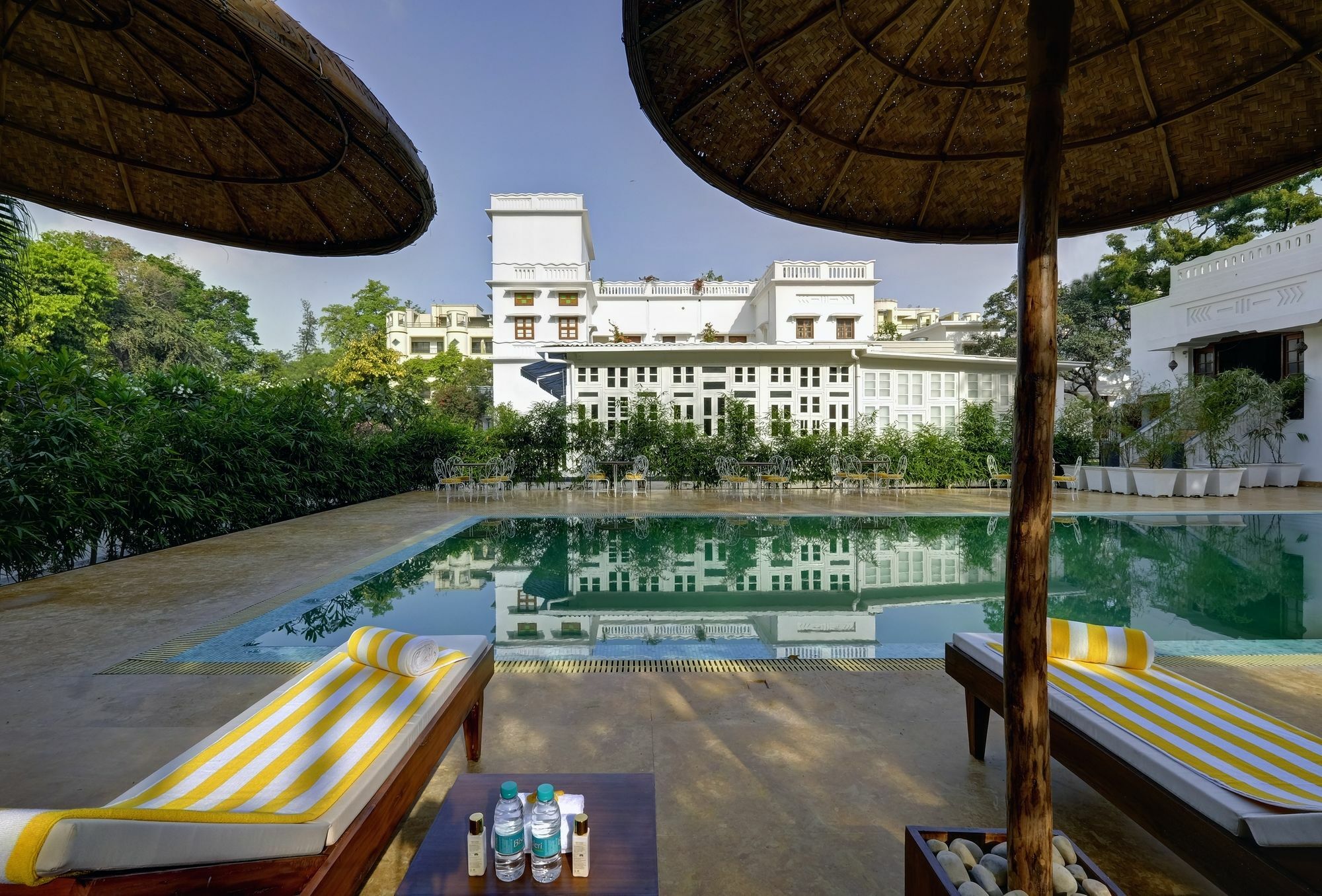 Saraca Hotel Лакхнау Екстер'єр фото